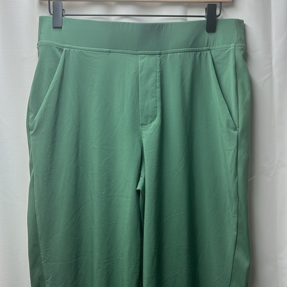 Athleta Green Brooklyn Ankle Pant- 8 - Picture 3 of 5
